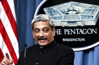 US Defence Secretary calls Parrikar, Vows to Build Upon Defence Cooperation