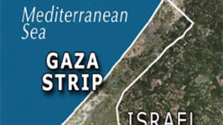 Palestinian gunmen kidnap AP lensman
