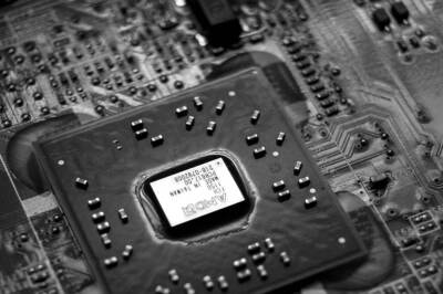 Arm Holdings Plans to Launch AI Chips in 2025 To Rival Apple And Nvidia