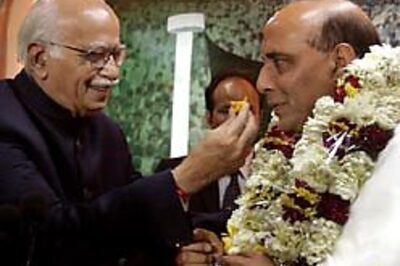 Rajnath sees no threat from Advani
