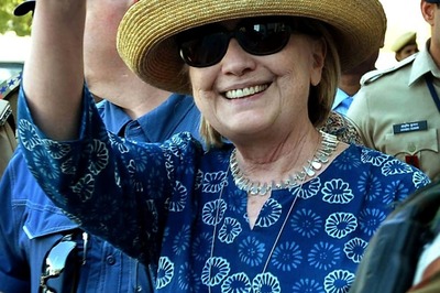 Hillary Clinton Fractures Right Wrist, Treated in Jodhpur Hospital