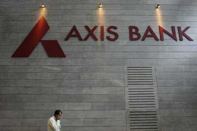 Axis Bank ATM Cash Withdrawal, Non-maintenance of Balance Charges to Increase from May. Know Here