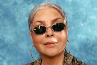 Zeenat Aman Celebrates First Anniversary of Instagram Debut, Calls It ‘Transformative Year’