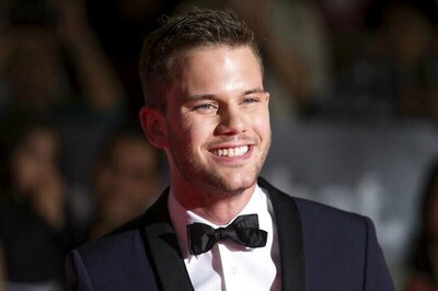 Jeremy Irvine Joins Mamma Mia 2