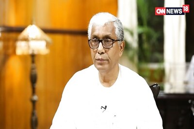 Battlelines Blurred As Manik Sarkar Defends Red Fort Against Saffron Assault