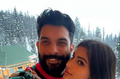 Mouni Roy Shares Reel with Husband Suraj Nambiar Enjoying Snowy Honeymoon; Aashka Goradia Calls It ‘Cold But Hot’