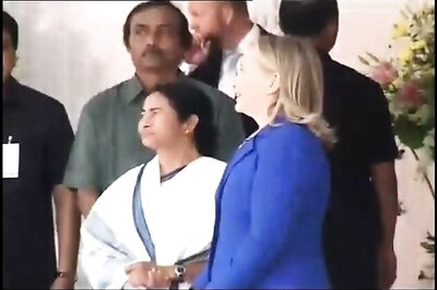 Hillary praises Mamata for overthrowing Left