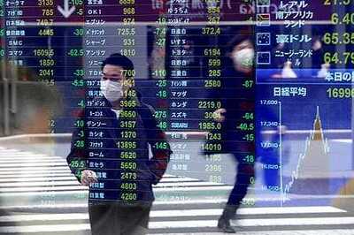 Asian Stocks Drop After Wall Street's Tech Rally Stumbles