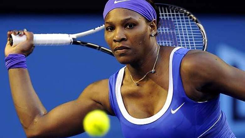 Serena powers into Australian Open fourth round