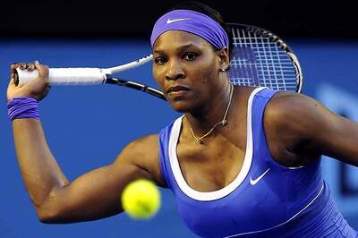 Serena powers into Australian Open fourth round