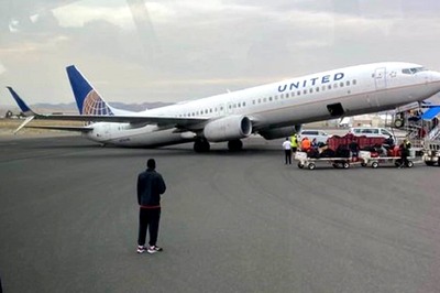 United Airlines Aircraft Tips on its Tail During Landing, Company Blames Shift in Weight