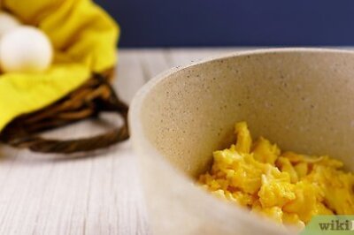 How to Keep Scrambled Eggs Warm