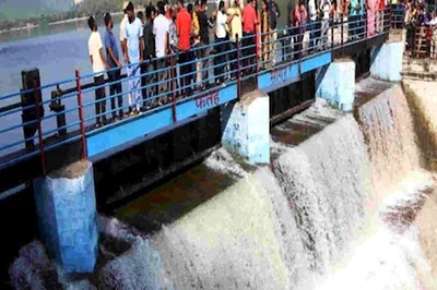 Gates of Udaipur's Fatehsagar Lake Opened, Collector Offers Prayers, Chunari