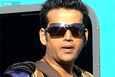 Mahesh Bhatt deciding all my campaign moves: Ravi Kishan