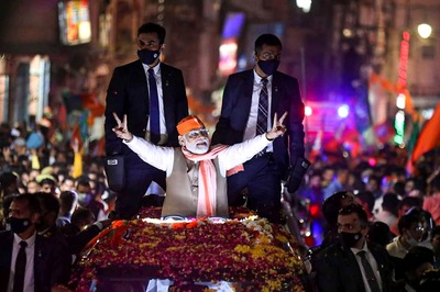 Stop at Tea Shop, Visit to Rly Station & Puja at Kashi Vishwanath: PM Modi's Jam-packed Trip in Poll-bound Varanasi