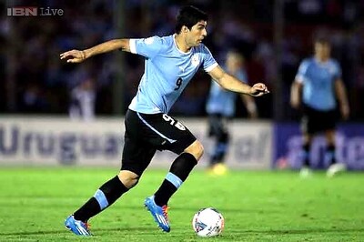 Uruguay striker Luis Suarez undergoes knee surgery ahead of World Cup
