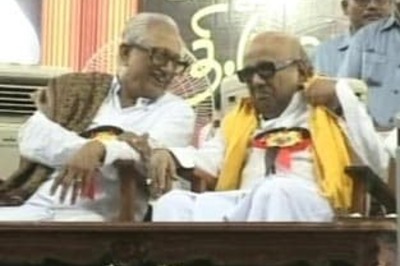 Karunanidhi defends Raja on spectrum allocation issue