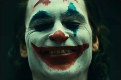Joaquin Phoenix Impresses as Joker, Film Receives 8-minute Long Standing Ovation at Premiere