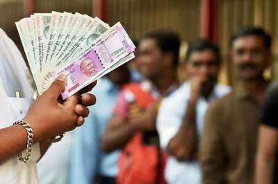 Rupee Strengthens 14 Paise Against US Dollar