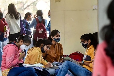 AKTU Makes Robot That Works on Finger Gestures