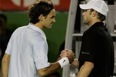 FedEx thrashes Roddick to enter final