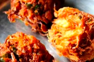 Looking For Tasty Tea-time Snacks? Try This Onion Pakoda Recipe At Home