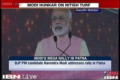 Narendra Modi addresses Hunkar rally as the crowd cheers him on