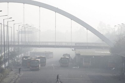 Schools in Noida Ordered to Hold Online Classes till November 8 Amid Worsening Air Quality