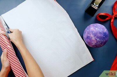 How to Wrap a Round Gift