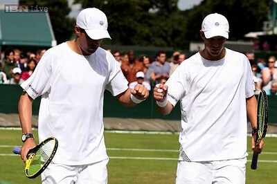 Bryan brothers back in doubles final at Wimbledon