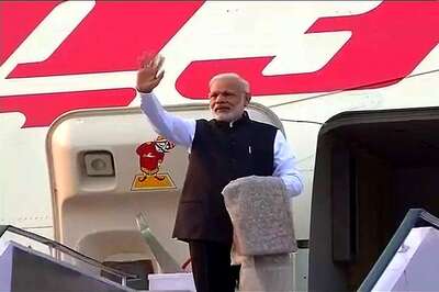 PM Narendra Modi Makes Stopover in Thailand to Pay Respects to Late King