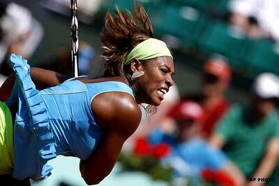 Williams sisters reach semis at Family Circle Cup
