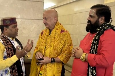 Kashmiri Pandits Visit Anupam Kher to Give Blessings, Actor Shows Gratitude