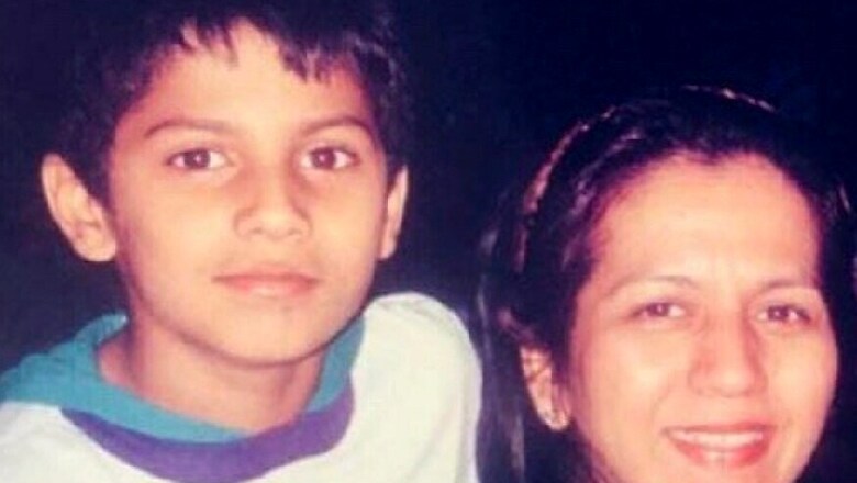 Varun Dhawan Turns Poet for Mom Karuna, Shares Adorable Throwback Pic Amid Coronavirus Lockdown
