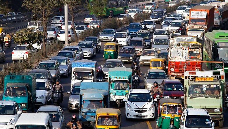 Now, Delhites Can Get Updates on Traffic Jams Via Police’s Facebook Live