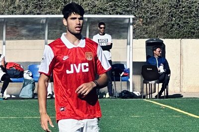 Pictures of Carlos Alcaraz Wearing Dennis Bergkamp's Iconic Arsenal Jersey go Viral