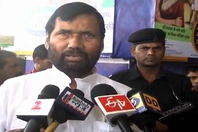 Don't make arrears payment a prestige issue: Ram Vilas Paswan to UP mills