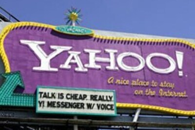 11 music firms sue Yahoo China
