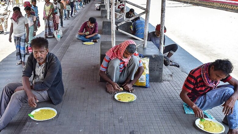 IRCTC Serves 11,000 Meals to Poor, Keeps Local Tastes in Mind