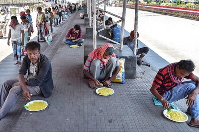 IRCTC Serves 11,000 Meals to Poor, Keeps Local Tastes in Mind