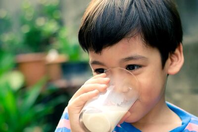 Should You Drink Milk In Morning Or Night? Know What Expert Says