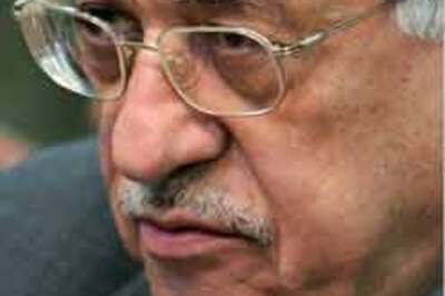 Abbas swears in crisis Cabinet