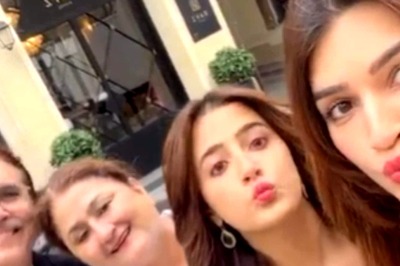 Kriti Sanon, Nupur Sanon Are Fashion Goals As They Enjoy Paris Vacay With Parents, See Pics