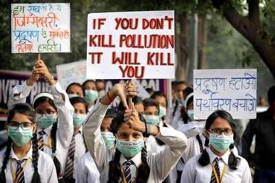 'Breathing is Killing Me', 'Kids Have Lungs of a Smoker': Delhiites Protest 'Very Poor' Air That is About to Get Much Worse
