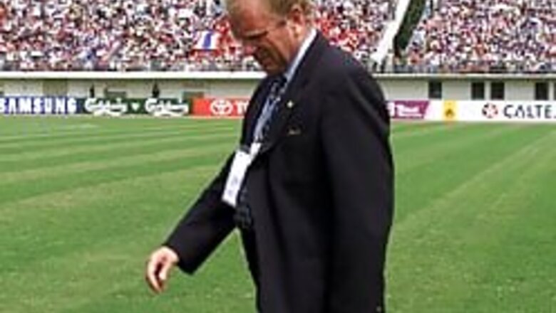 India go down on Houghton's debut