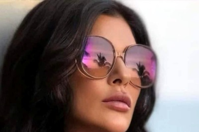 Sushmita Sen Visits Dentist, Struggles To Talk To Paparazzi After Anaesthesia | Watch