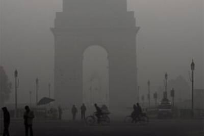 Heavy fog in North India hits air, rail traffic