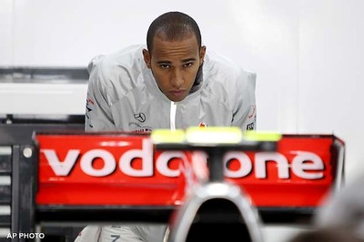 Hamilton signs with Mercedes, replaces Schumacher