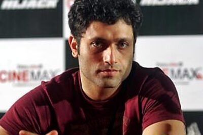 Shiney Ahuja shifted to J J Hospital