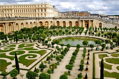 Chef Alain Ducasse to open luxury hotel and restaurant at Palace of Versailles